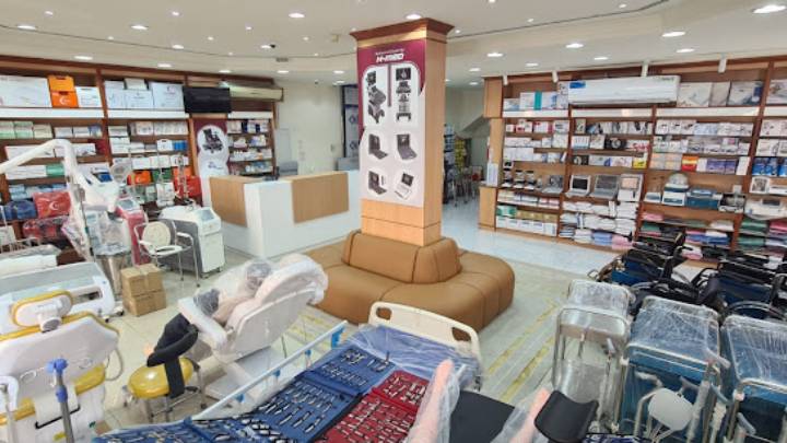 Searching for the Best Dental Instruments Suppliers in Dubai? Discover Medicaregt